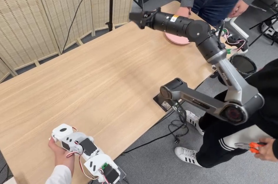 SO-ARM-100-Plus
